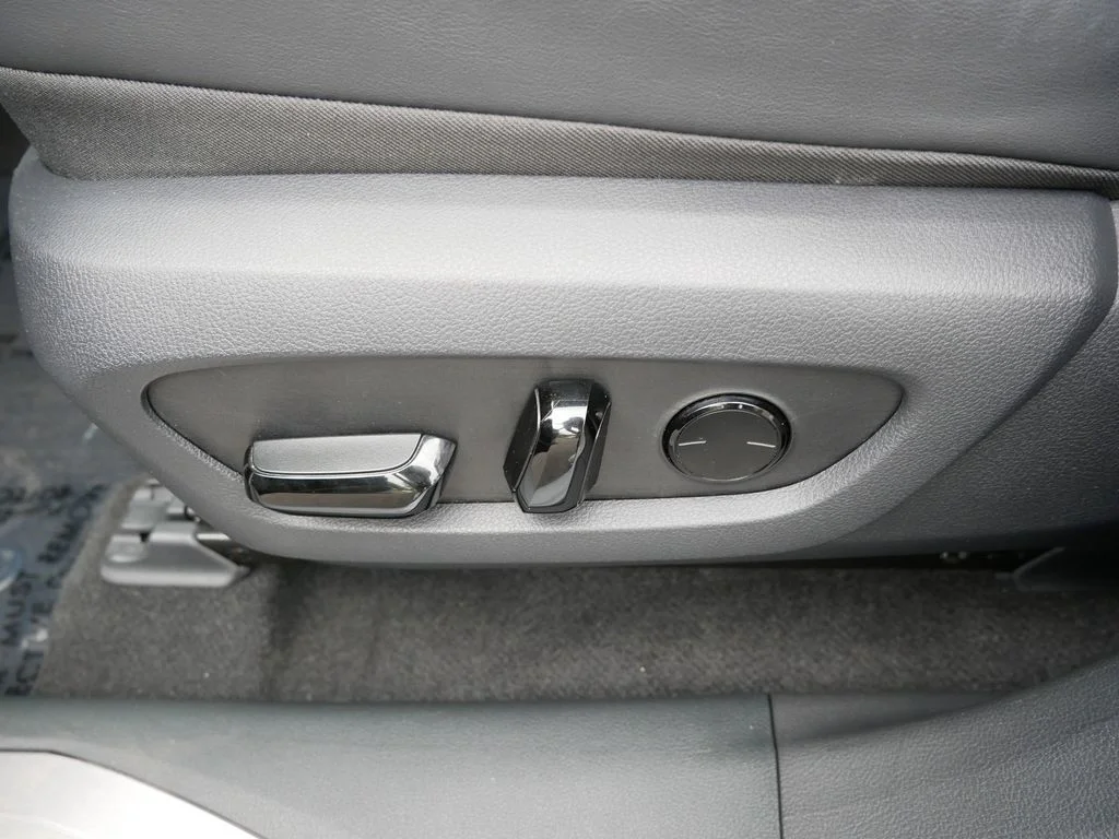 Used 2023 Silver Lexus 350h Premium Plus image 15
