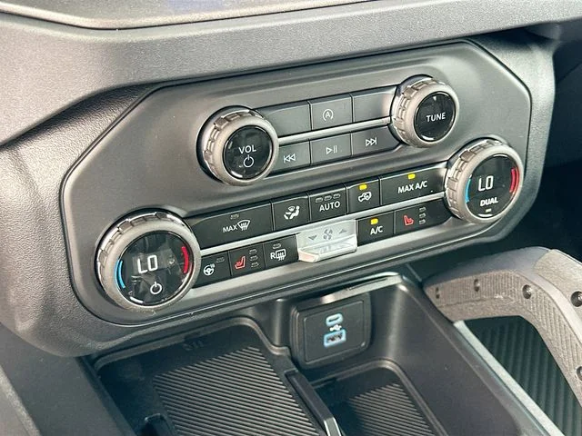 New 2025 Desert Sand Ford Badlands image 11