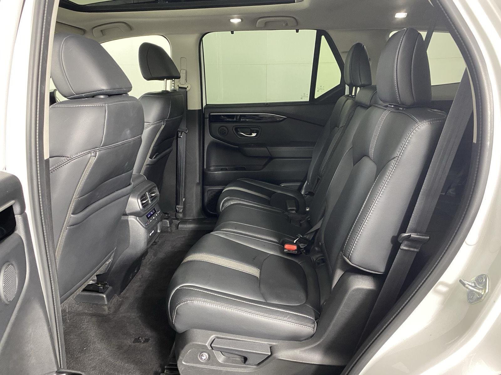 Used 2023 Platinum White Pearl Honda Touring image 26