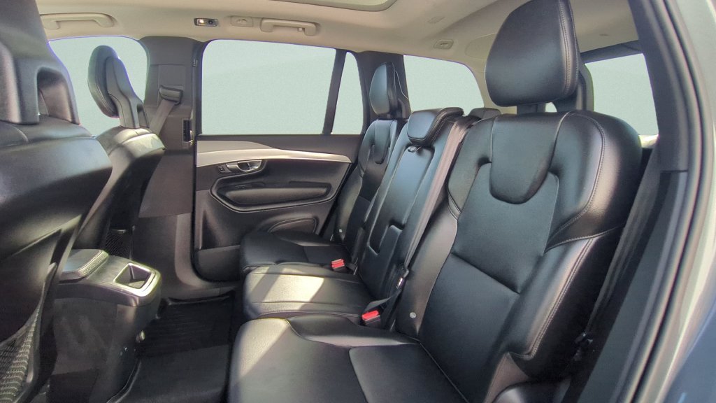 Used 2017 Gray Volvo T5 Momentum image 10