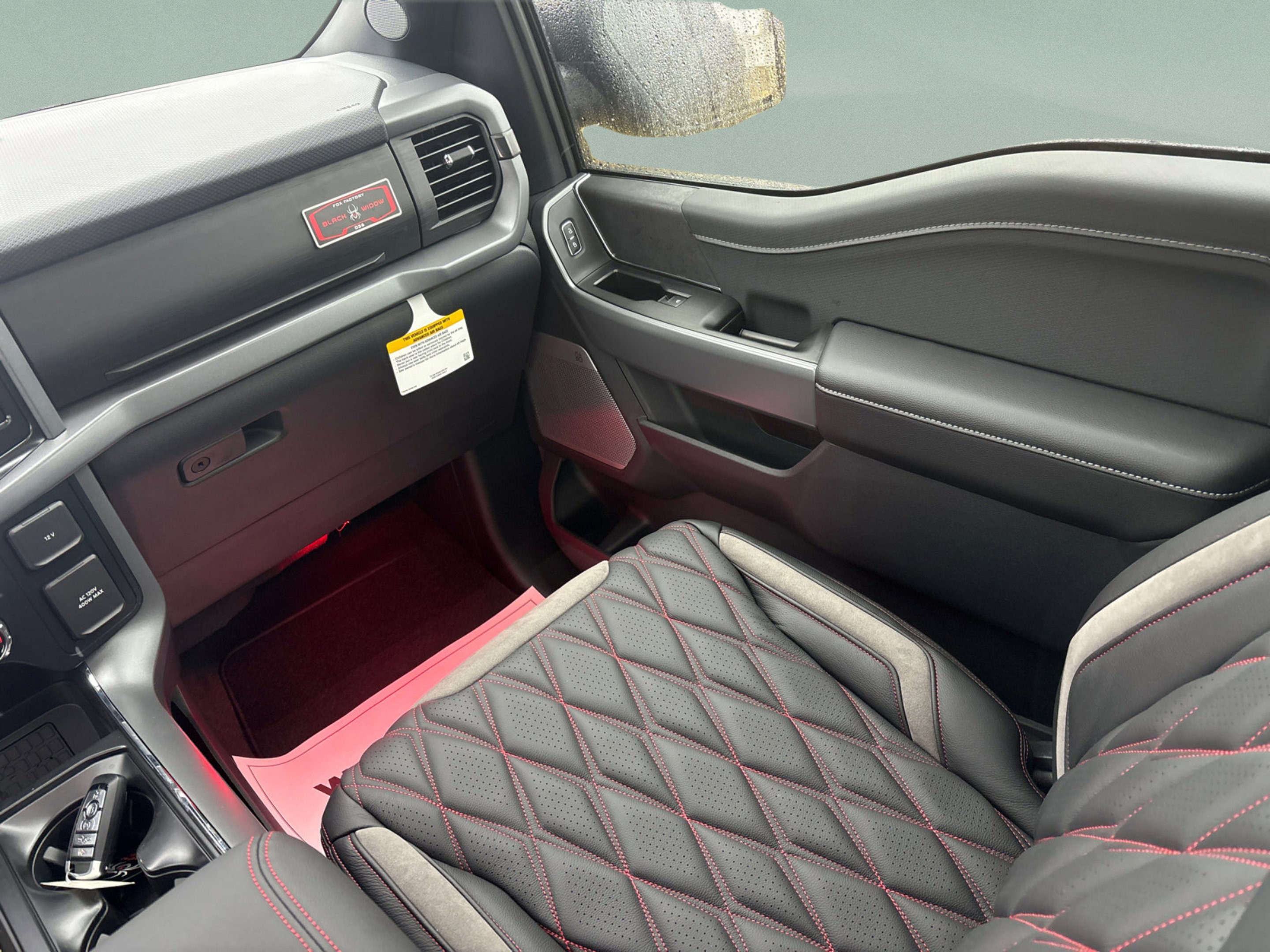 New 2026 Agate Black Metallic Ford XLT image 15