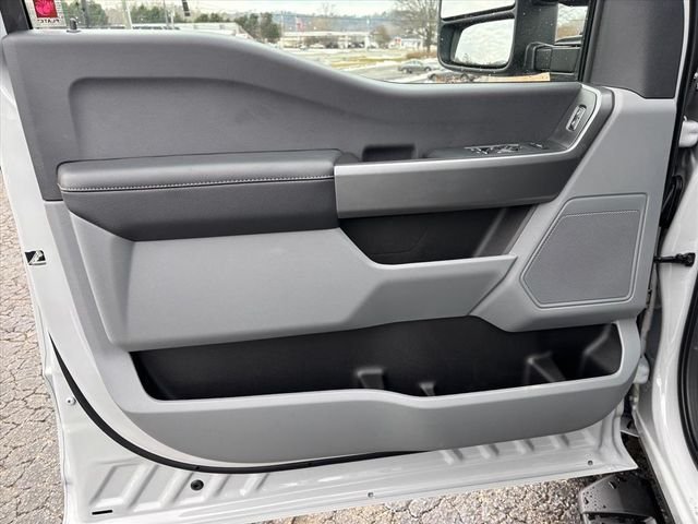 New 2026 Avalanche Ford XLT image 13