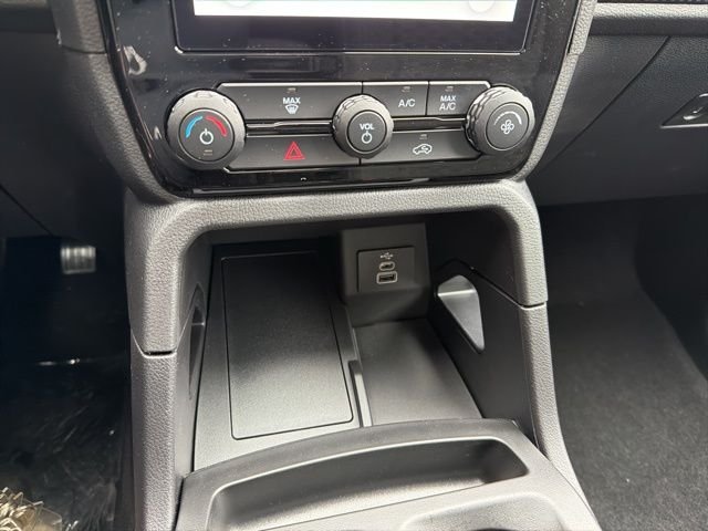New 2026 Beige Ford XLT image 19