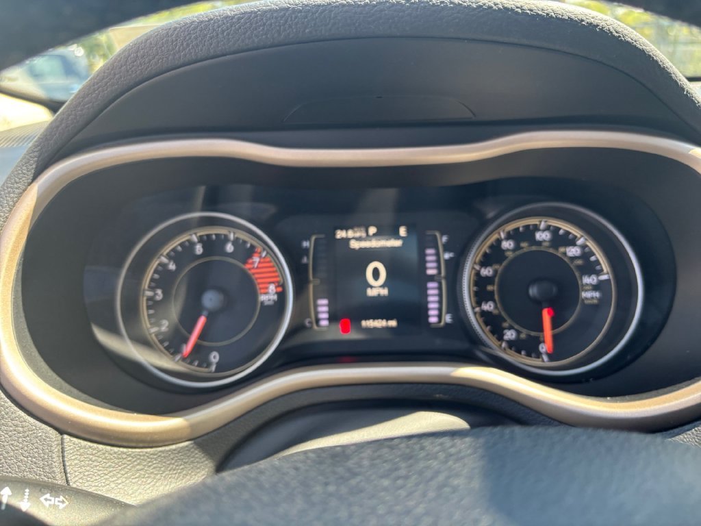 Certified Used 2017 White Jeep Latitude image 18