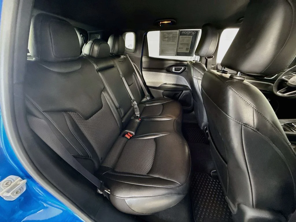 Used 2023 Laser Blue Pearlcoat Jeep Latitude image 8