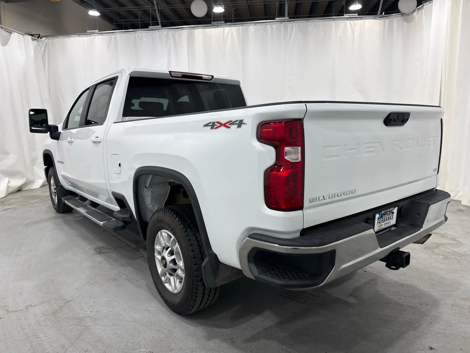Used 2026 Summit White Chevrolet LT image 3