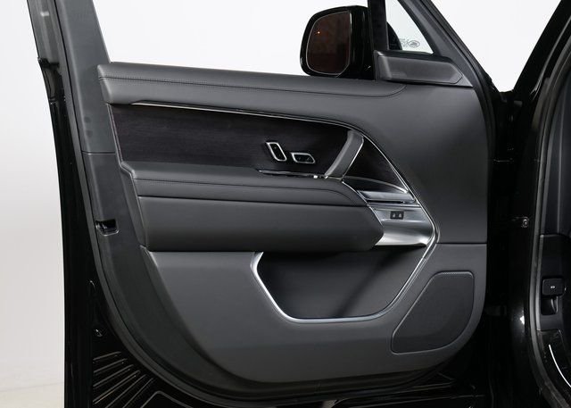 New 2026 Santorini Black Land Rover SE image 25