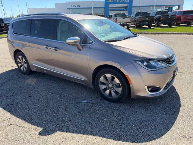 Used 2017 Gray Chrysler Platinum image 2