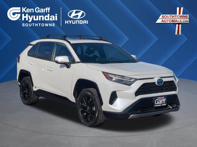 2022 Toyota RAV4 Hybrid SE