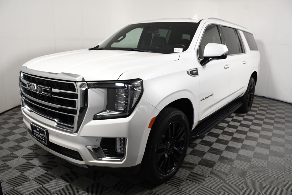Used 2022 White Frost Tricoat GMC SLT image 1
