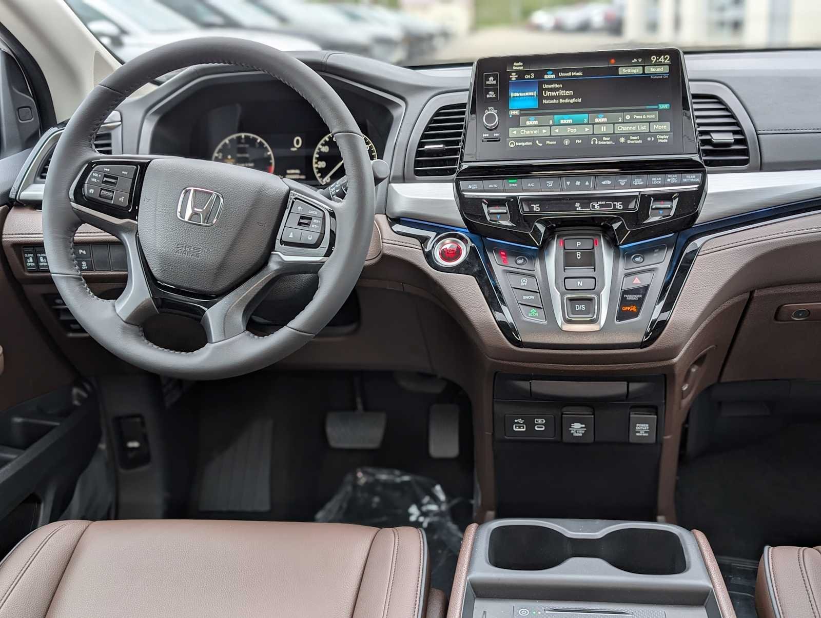New 2026 Platinum White Pearl Honda Touring image 5