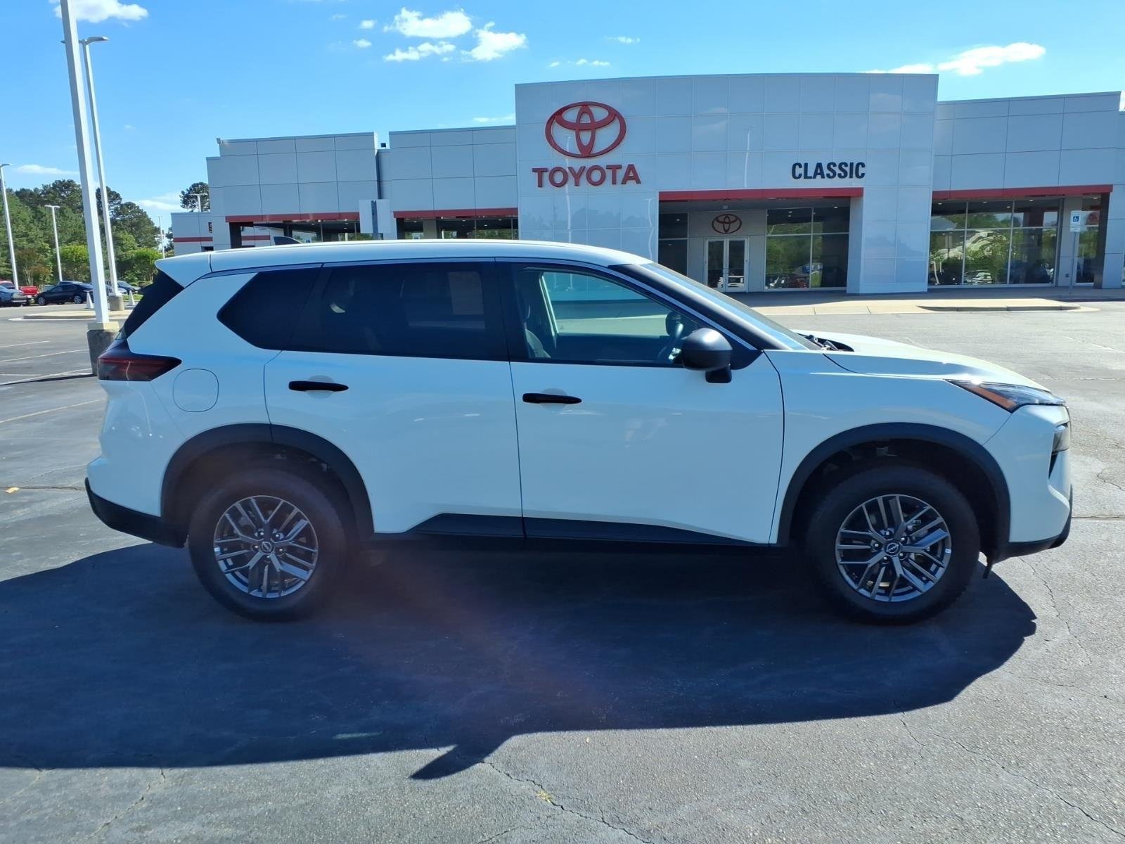 Used 2025 Glacier White Nissan S image 8