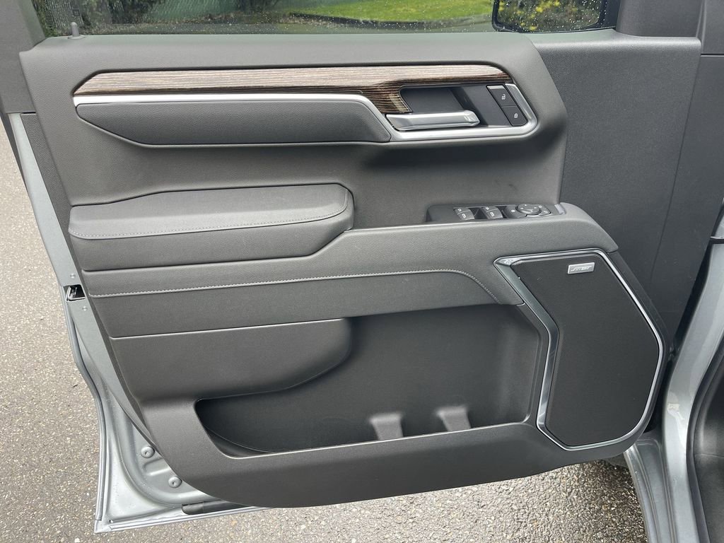 New 2026 Sterling Metallic GMC Elevation image 22