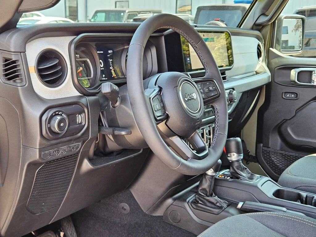 Used 2026 Green Jeep Sport S image 19