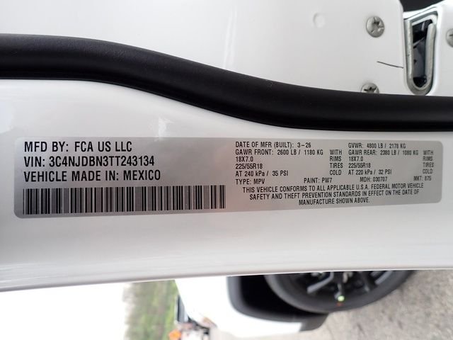New 2026 Bright White Clearcoat Jeep Latitude image 17