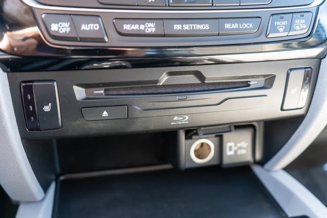 Used 2020 Modern Steel Metallic Honda Touring image 38
