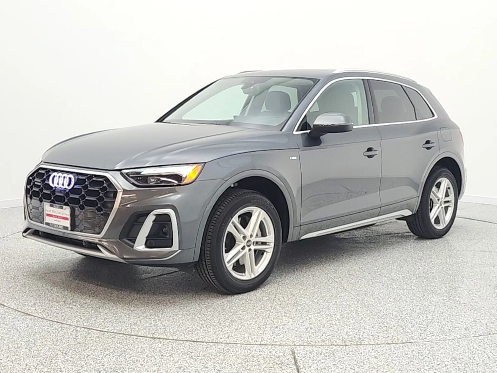 2024 Audi Q5 55 e Premium Plus's photo