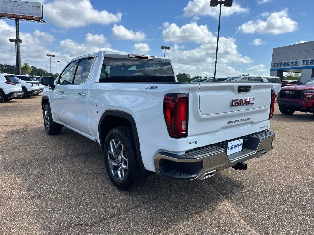 2026 GMC Sierra 1500 SLT - Photo 6