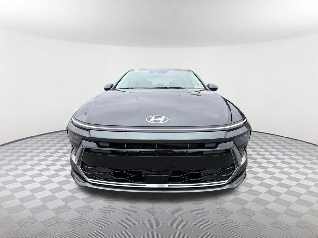 Used 2026 Gray Hyundai SEL Sport image 2