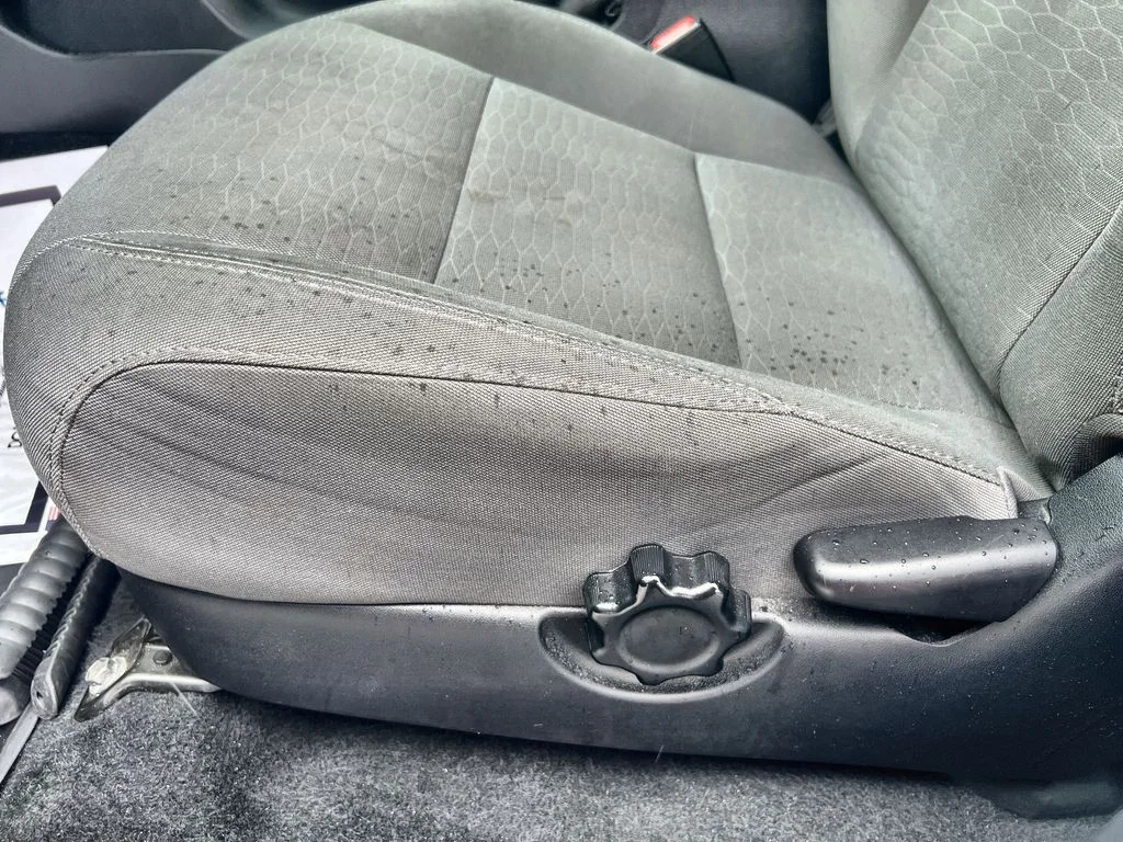 Used 2019 Blue Toyota SR5 image 12