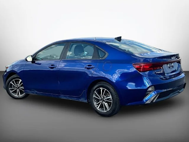 Used 2023 Blue Kia LXS image 4