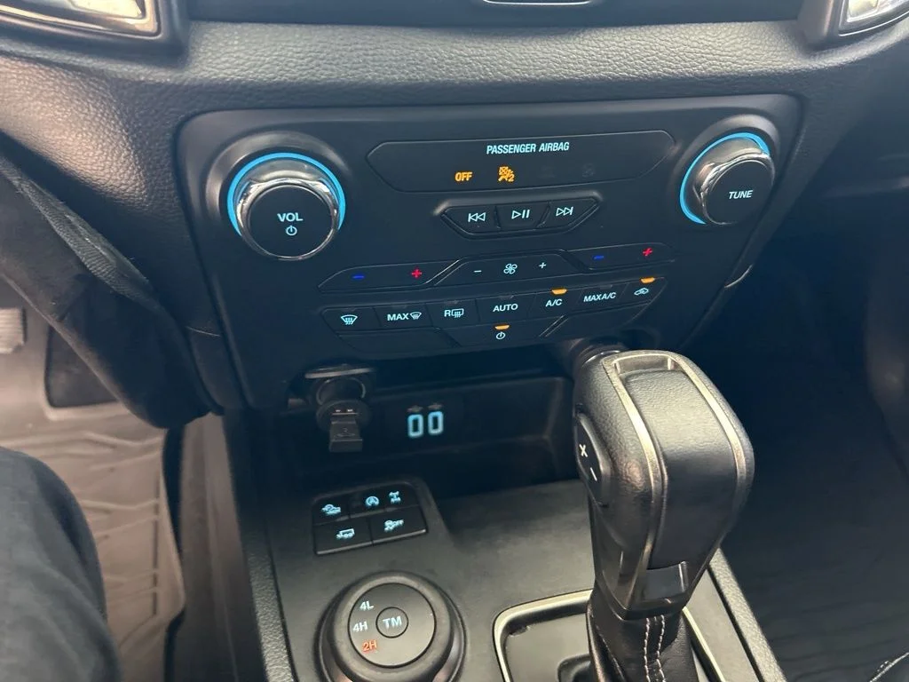 Used 2021 Black Ford XLT image 43