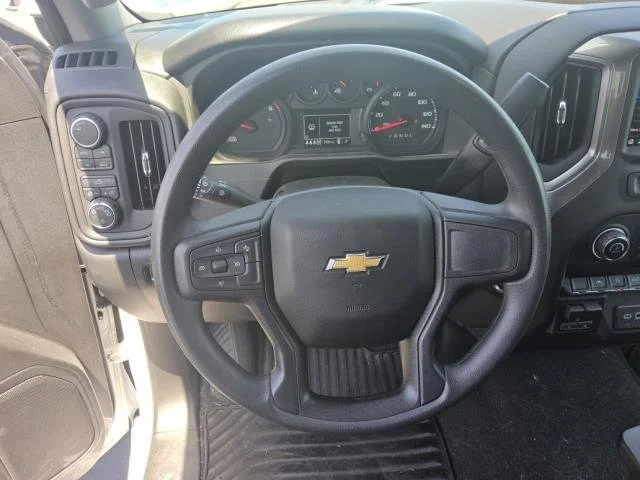 Used 2025 White Chevrolet Custom image 7
