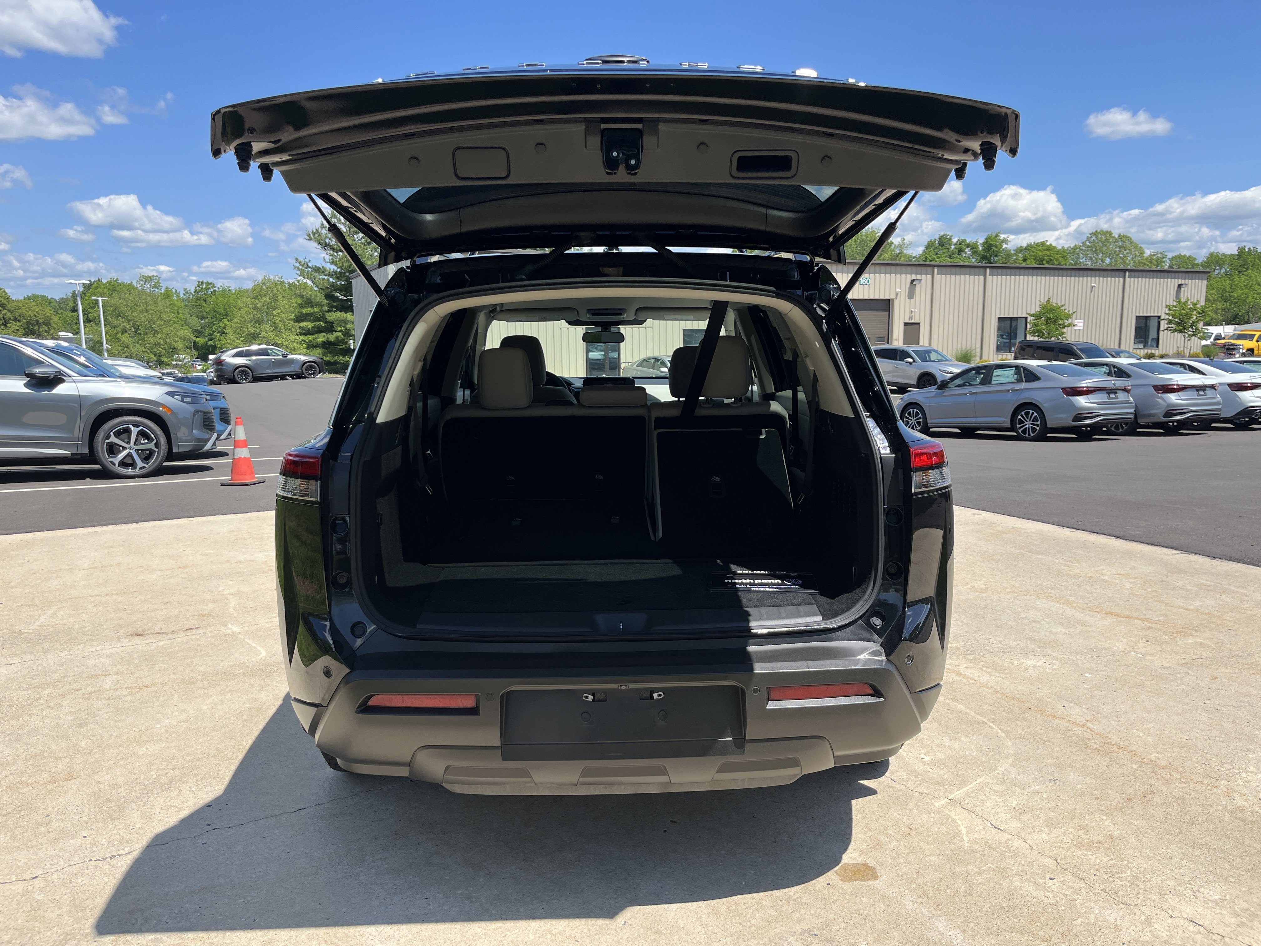 Used 2022 Super Black Nissan SV image 10