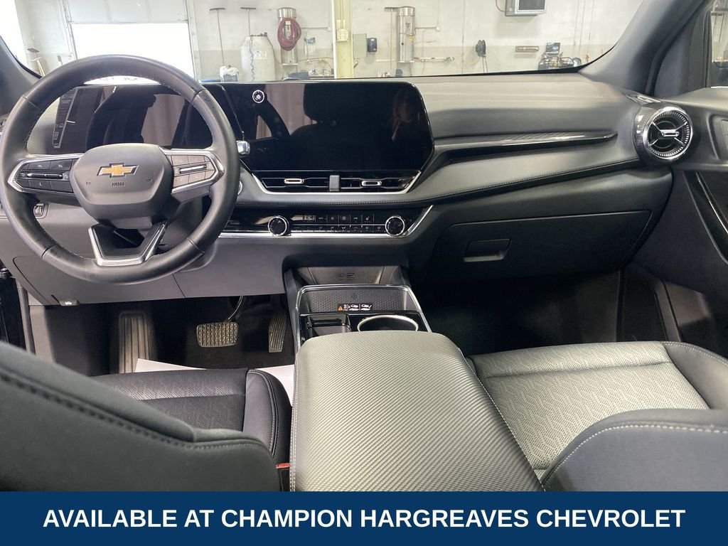 Used 2025 Black Metallic Chevrolet LT image 27