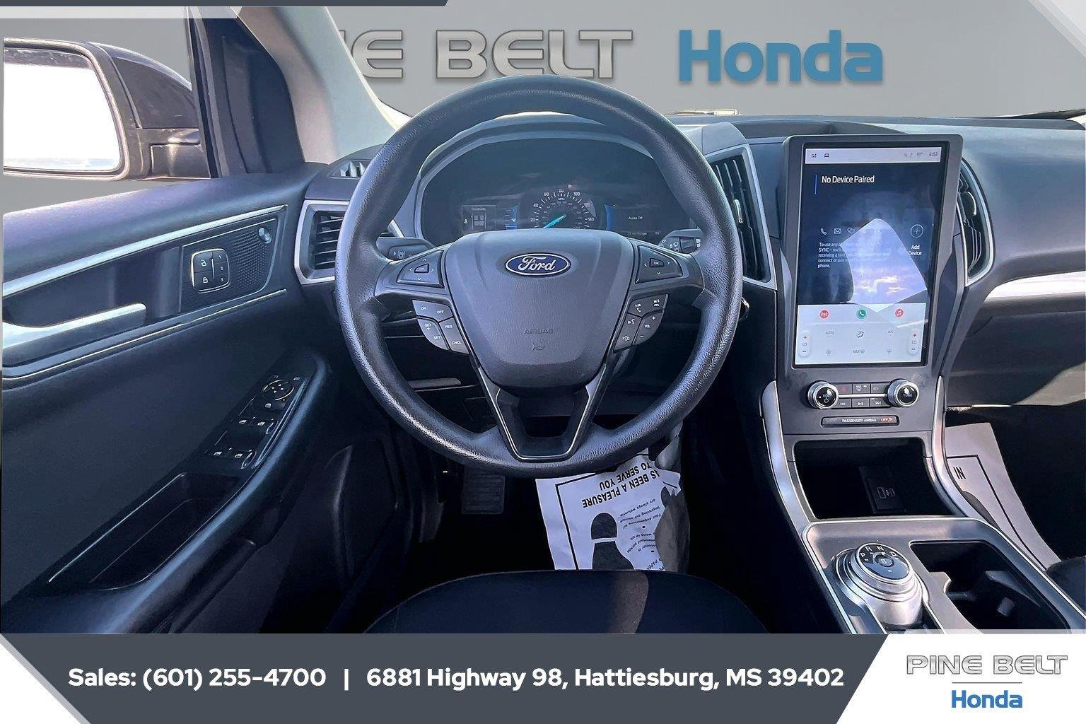 Used 2022 Agate Black Ford SE image 5