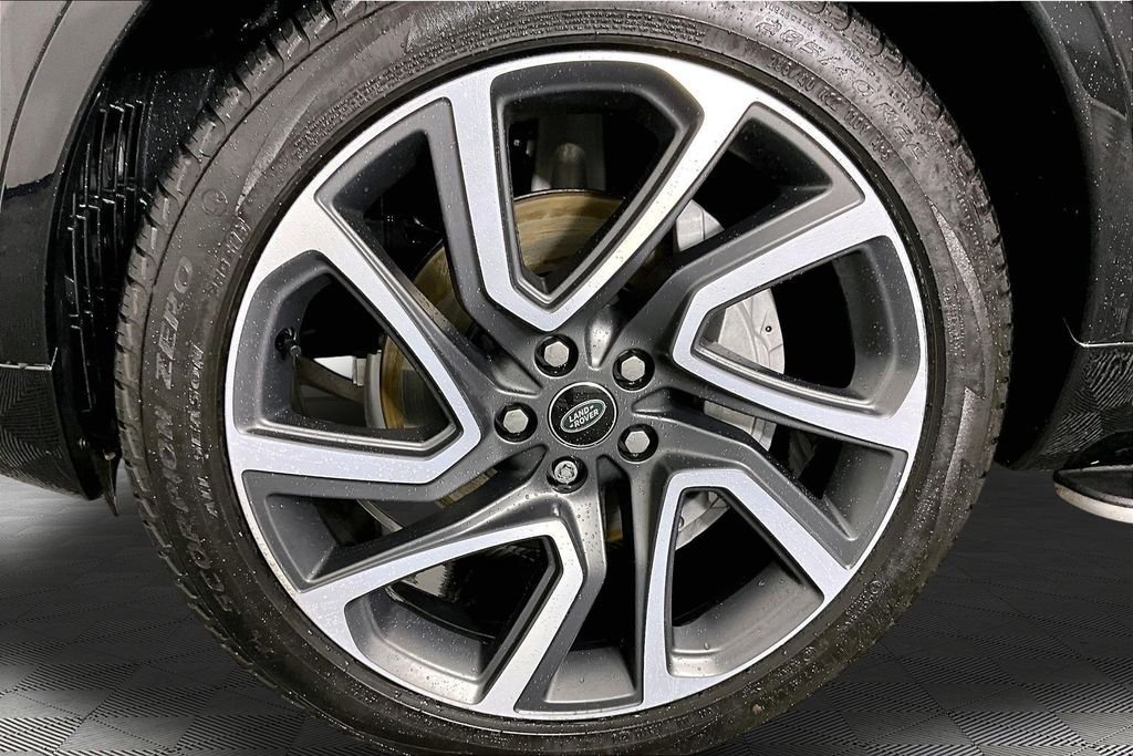 Used 2024 Black Land Rover Dynamic SE image 32