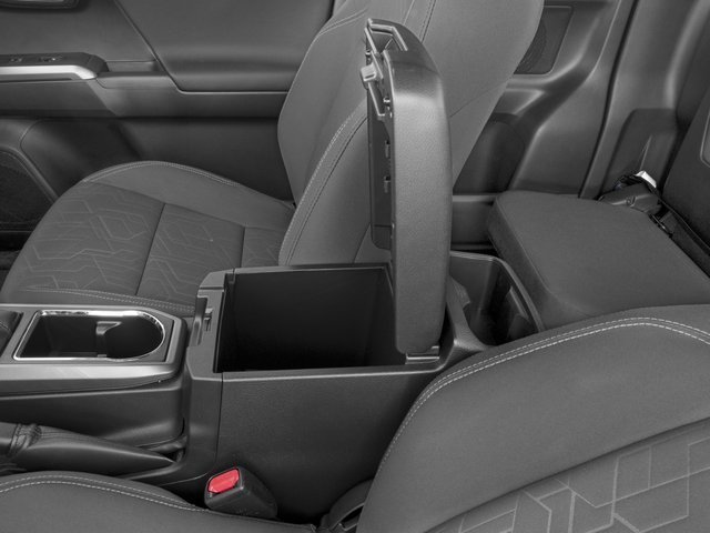 Used 2016  Toyota  image 14