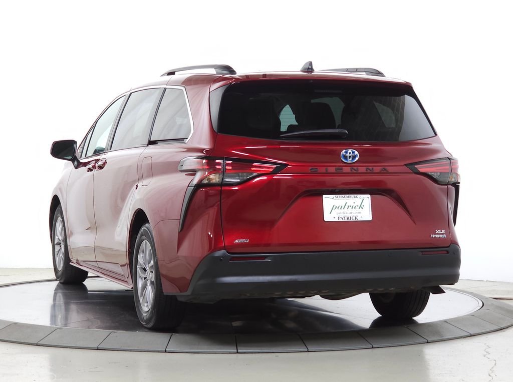Used 2022 Pearl Toyota XLE image 7