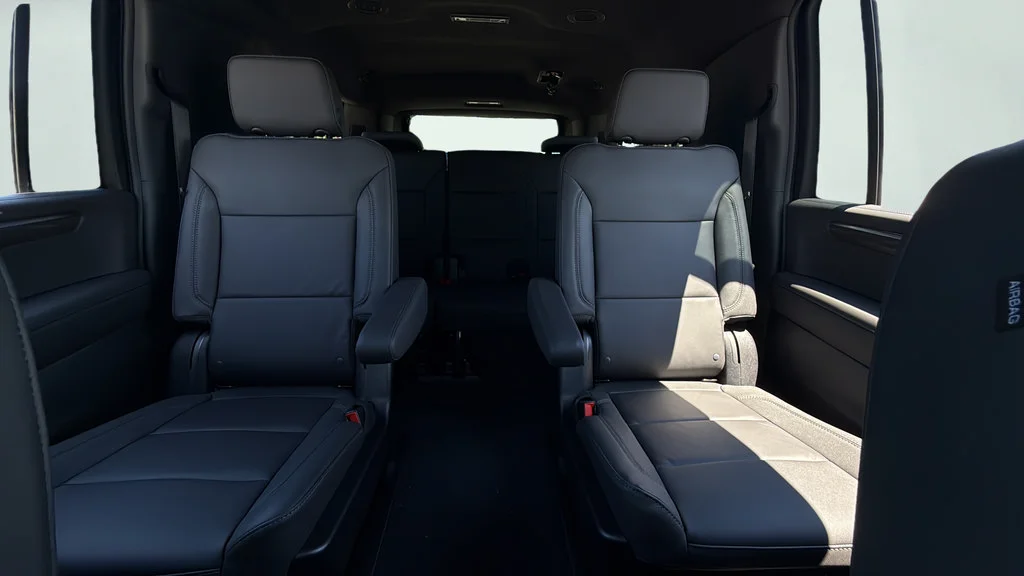 2026 Chevrolet Suburban LT - Photo 33