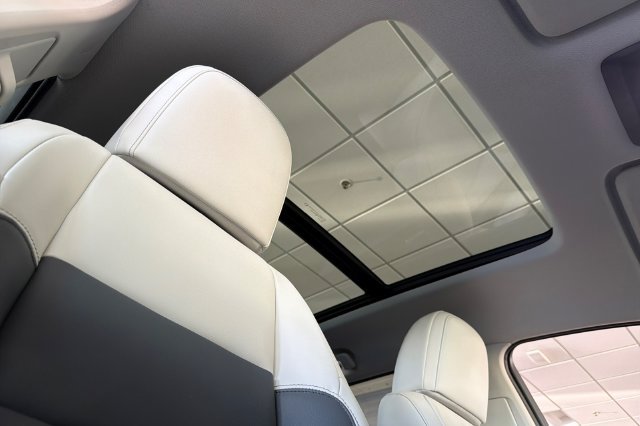New 2026 Sonic Gray Pearl Honda Touring image 15