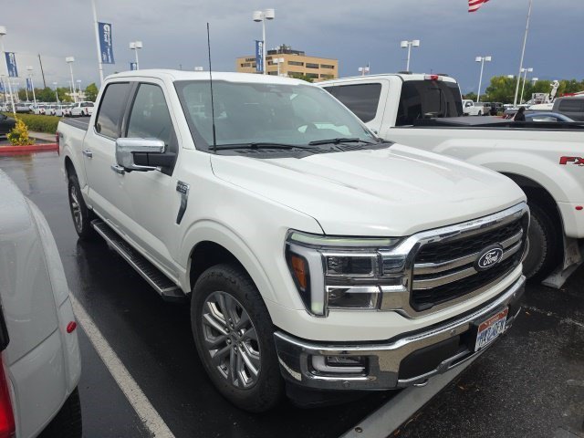 Used 2024 Star White Metallic Tri-Coat Ford LARIAT image 3