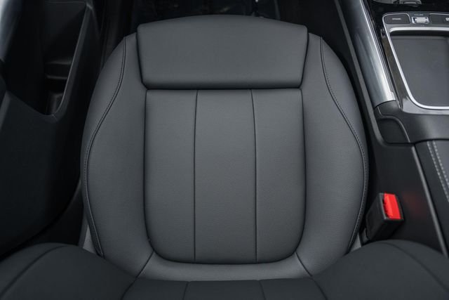 New 2026 Polar White Mercedes-Benz GLA 250 image 30