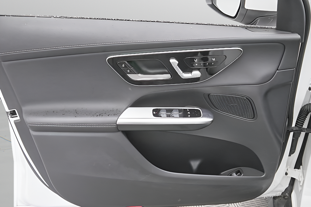 2024 Mercedes-Benz GLC GLC 300 - Photo 17