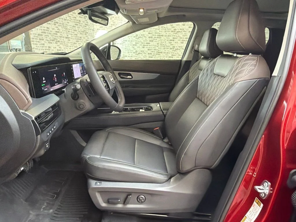 Used 2025 Scarlet Ember Tintcoat Nissan Platinum image 23