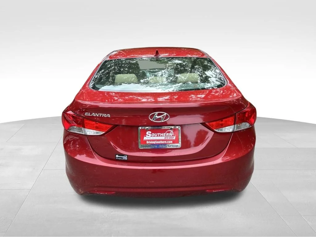 Used 2012 Red Hyundai GLS image 4