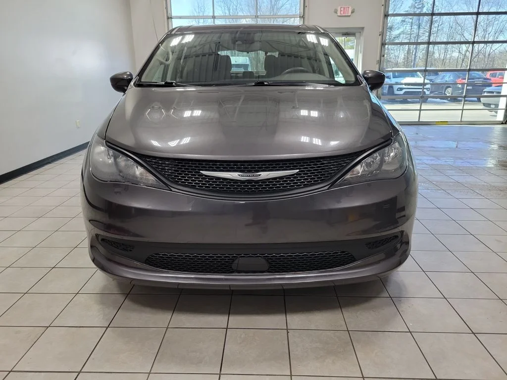 Certified Used 2023 Gray Chrysler LX image 11