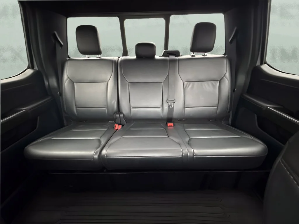 Used 2023 Silver Ford XLT image 10