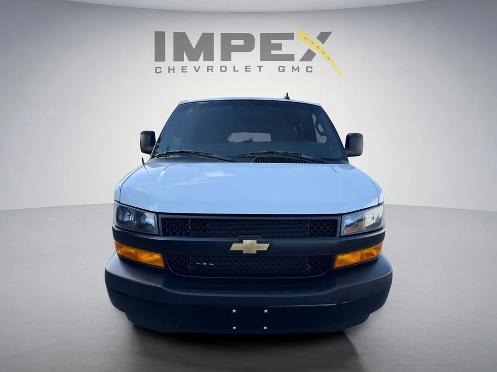 Used 2021 Summit White Chevrolet WT image 8