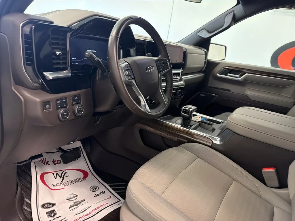 Used 2023 White Chevrolet RST image 12