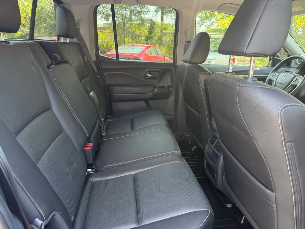 Used 2023 Lunar Silver Metallic Honda AWD RTL-E image 7