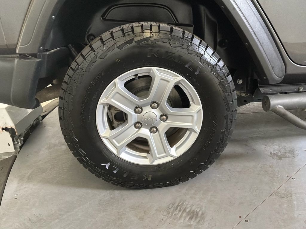 Used 2020 Gray Jeep Unlimited Sport S image 12
