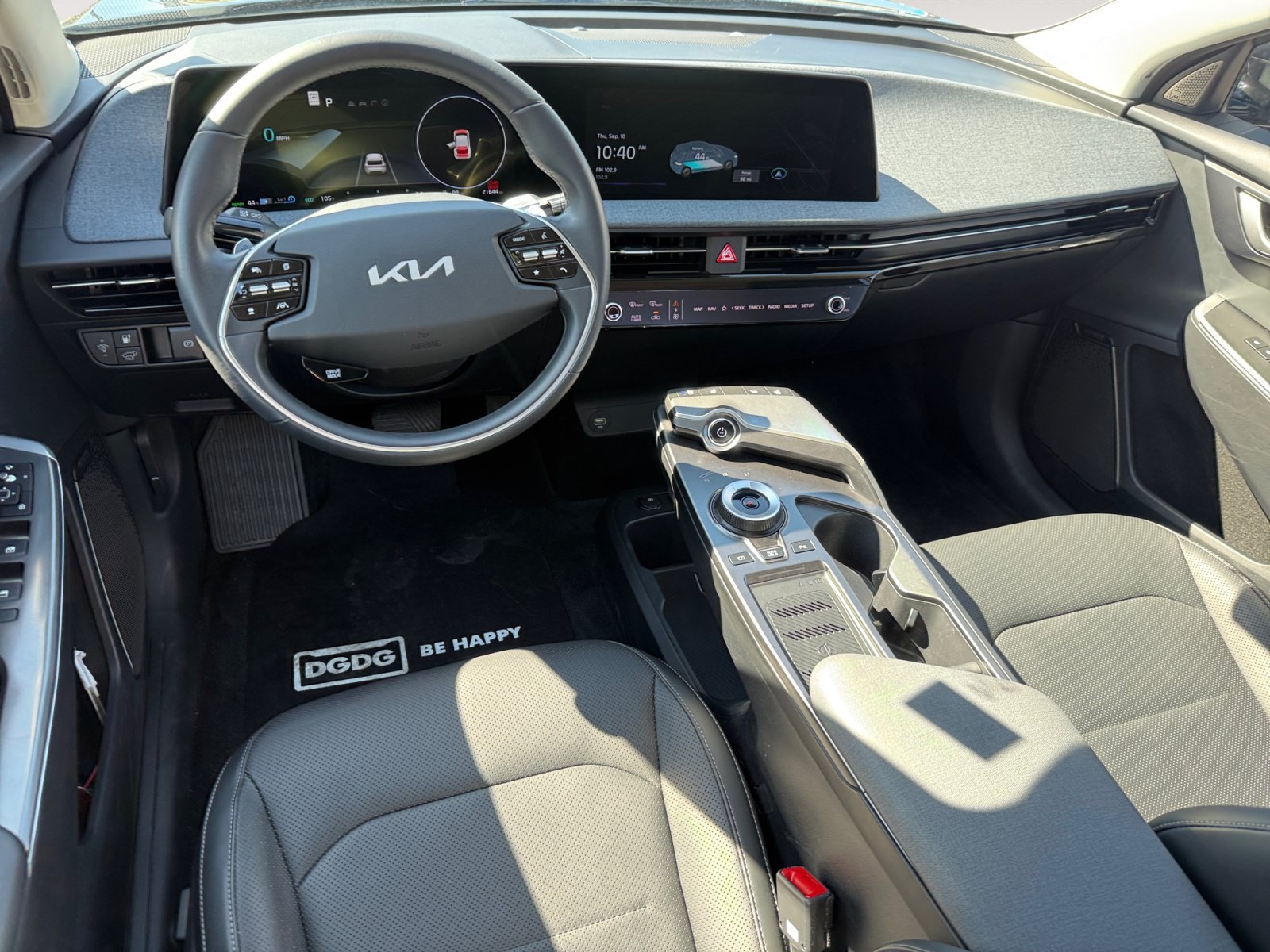 Certified Used 2024 Blue Kia Wind image 15