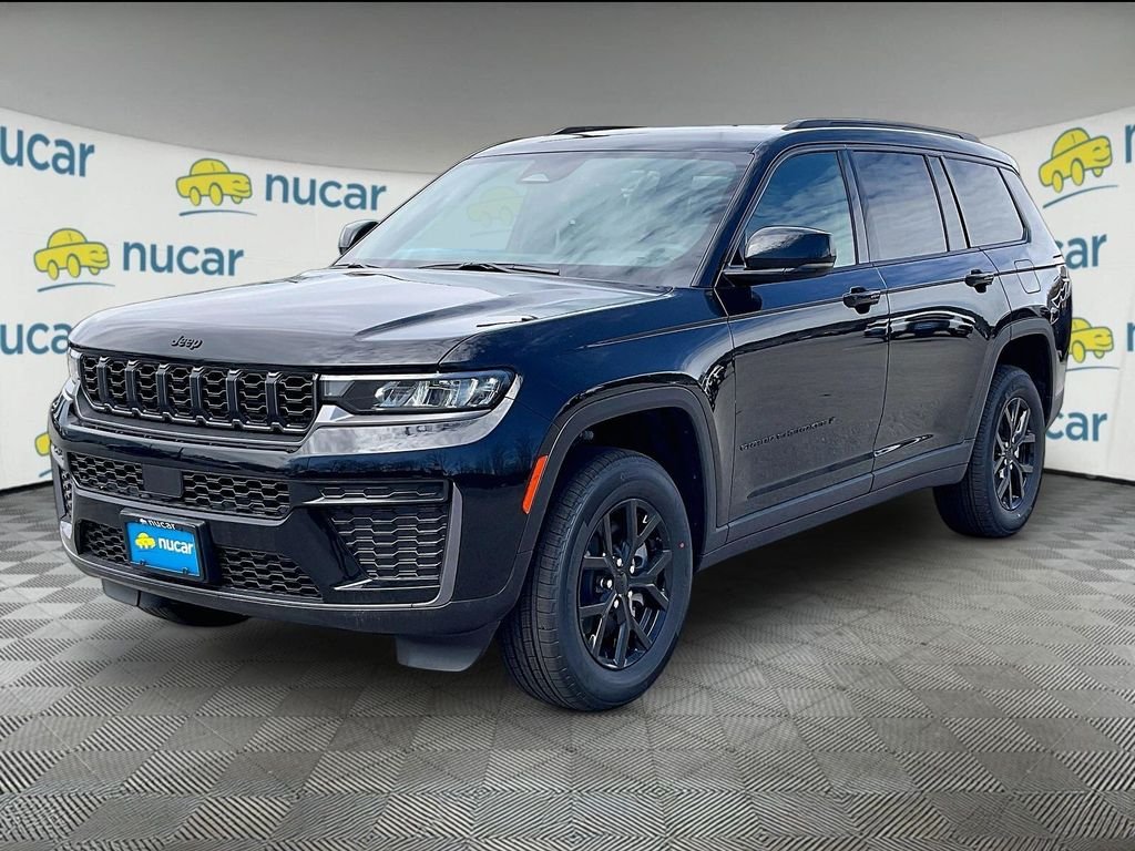 New 2026 Diamond Black Crystal Pearlcoat Jeep Laredo image 4