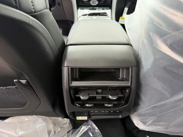 New 2026 Silver Zynith Exterior Paint Jeep Limited image 23