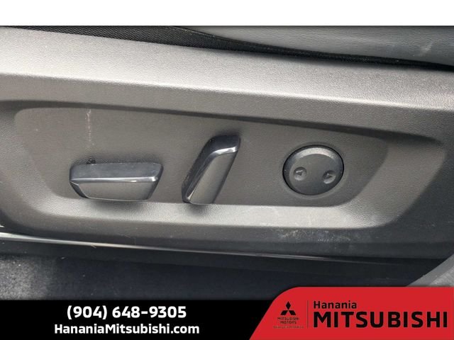 Used 2024 Silver Mitsubishi SE image 21